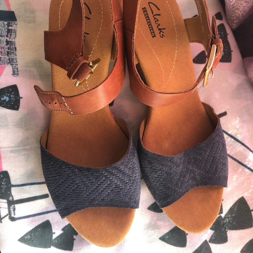 Clark’s wedge sandal 👡
